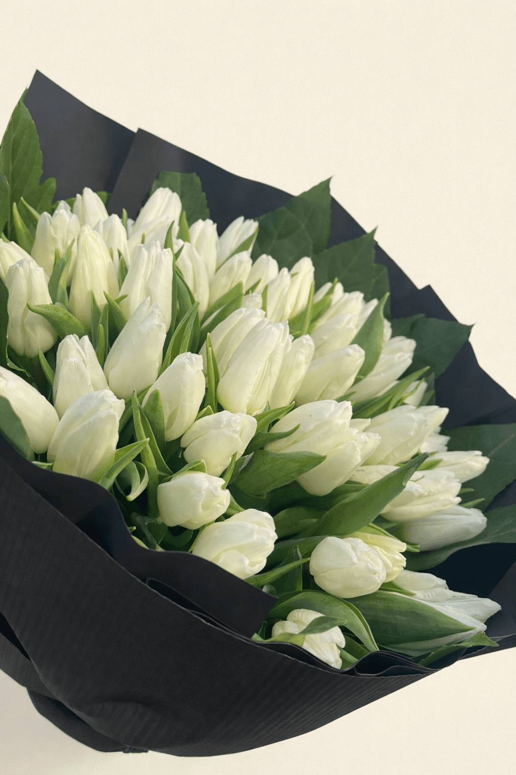 Bukiet białych tulipanów – kwiaty na pogrzeb Trzcianka, Floragrafik